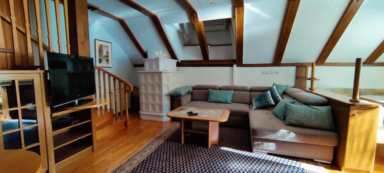 Guesthouse Pri Zalogarju Zelezniki Bagian luar foto