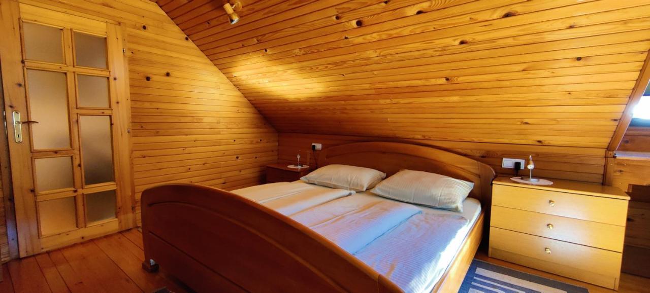Guesthouse Pri Zalogarju Zelezniki Bagian luar foto