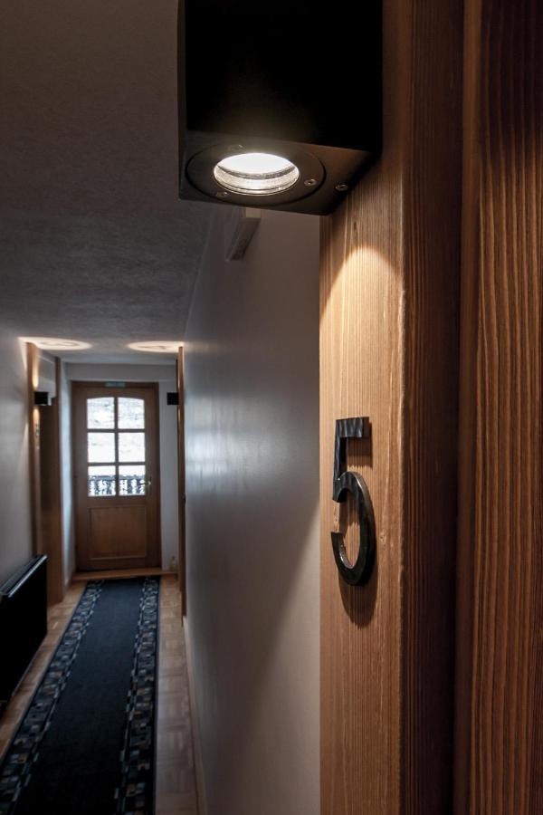 Guesthouse Pri Zalogarju Zelezniki Bagian luar foto