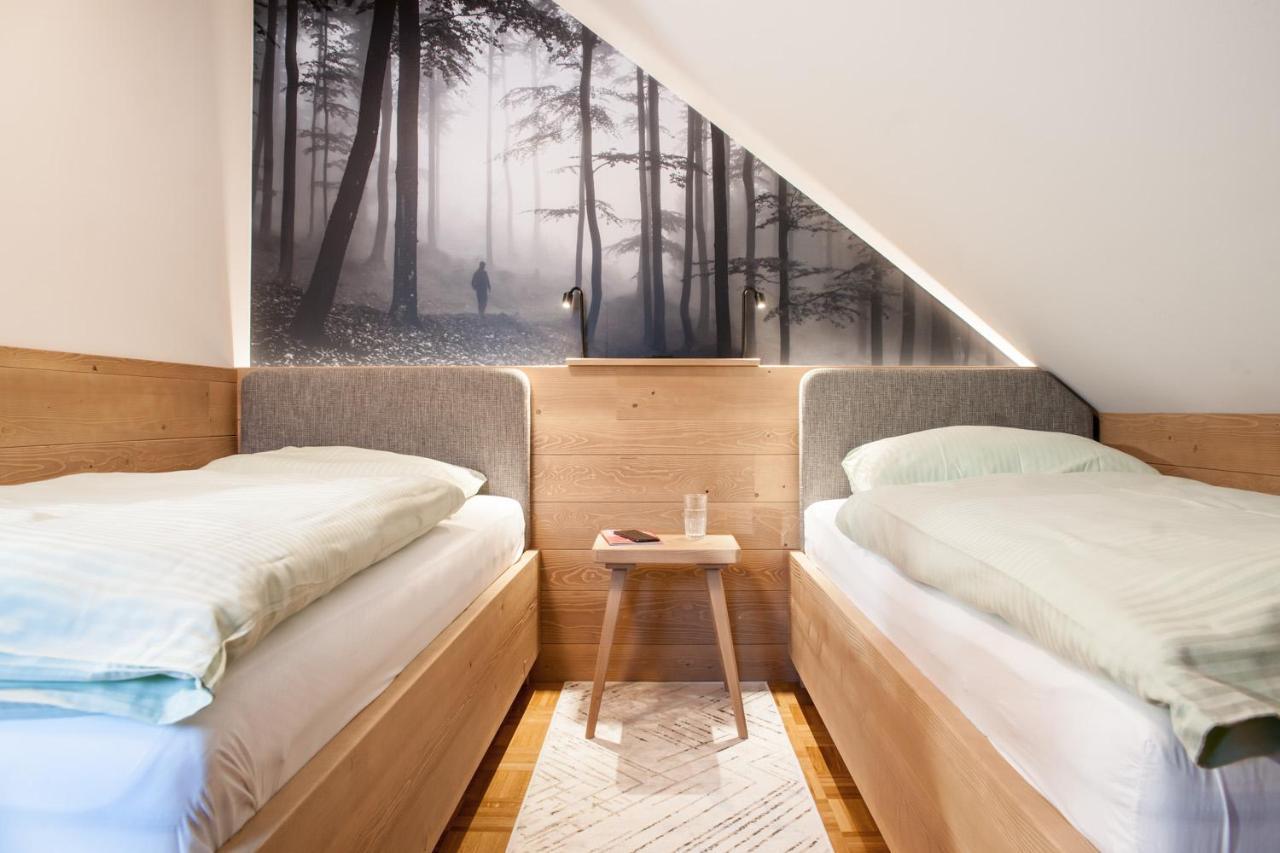 Guesthouse Pri Zalogarju Zelezniki Bagian luar foto