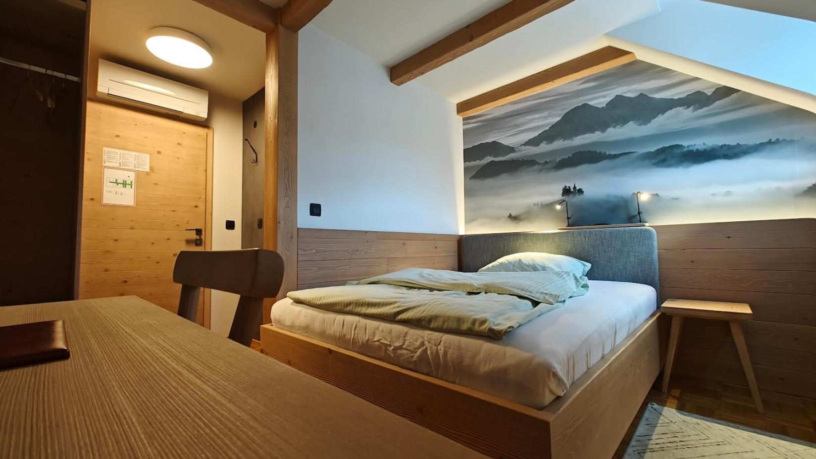 Guesthouse Pri Zalogarju Zelezniki Bagian luar foto