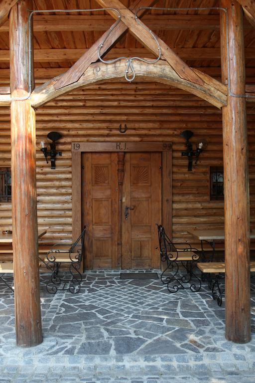 Guesthouse Pri Zalogarju Zelezniki Bagian luar foto