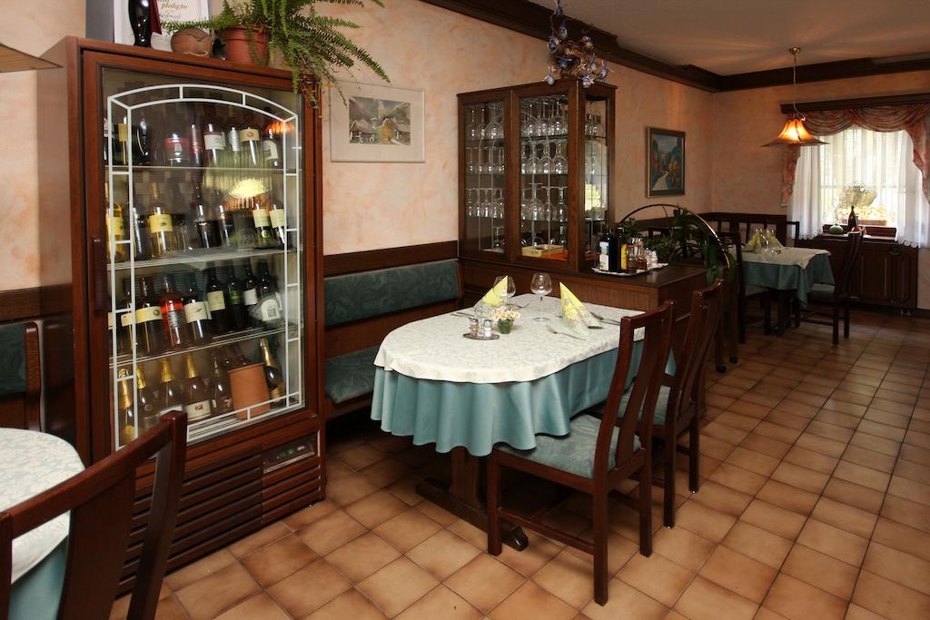 Guesthouse Pri Zalogarju Zelezniki Bagian luar foto